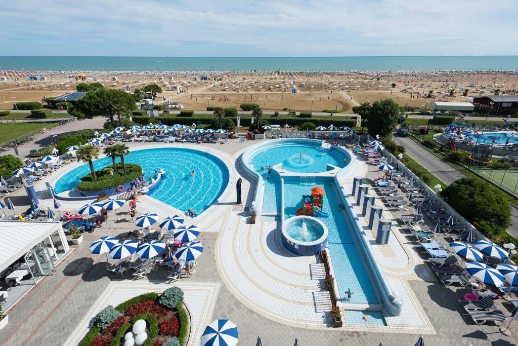 aparthotel imperial hotel con spiaggia privata bibione sul mare