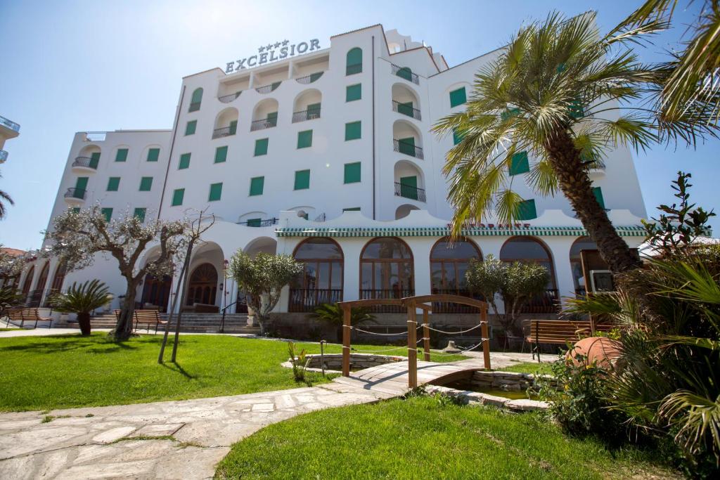 grand hotel excelsior sul mare spiaggia privata san benedetto del tronto marche vista mare