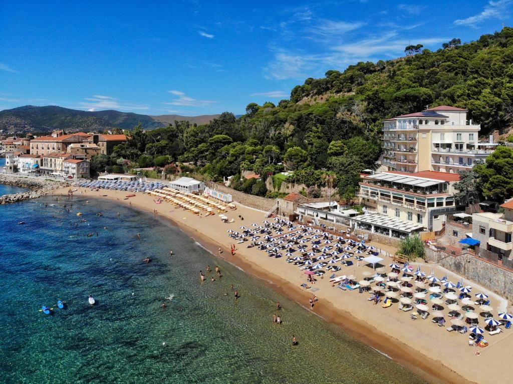grand hotel santa maria sul mare spiaggia privata castellabate campania vista mare