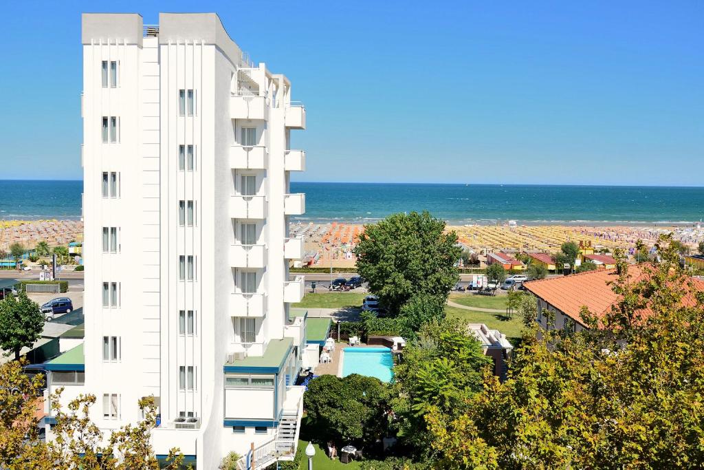 hotel aristeo vista mare marina centro rimini emilia-romagna sulla spiaggia