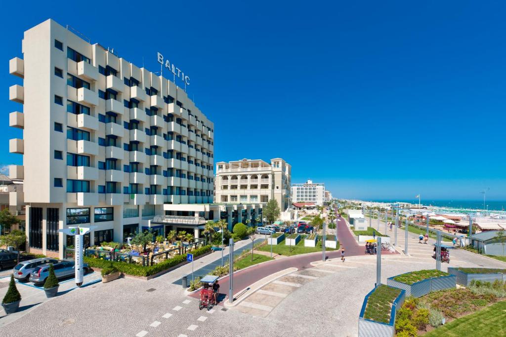 hotel baltic riccione fronte mare riccione sulla spiaggia vista mare