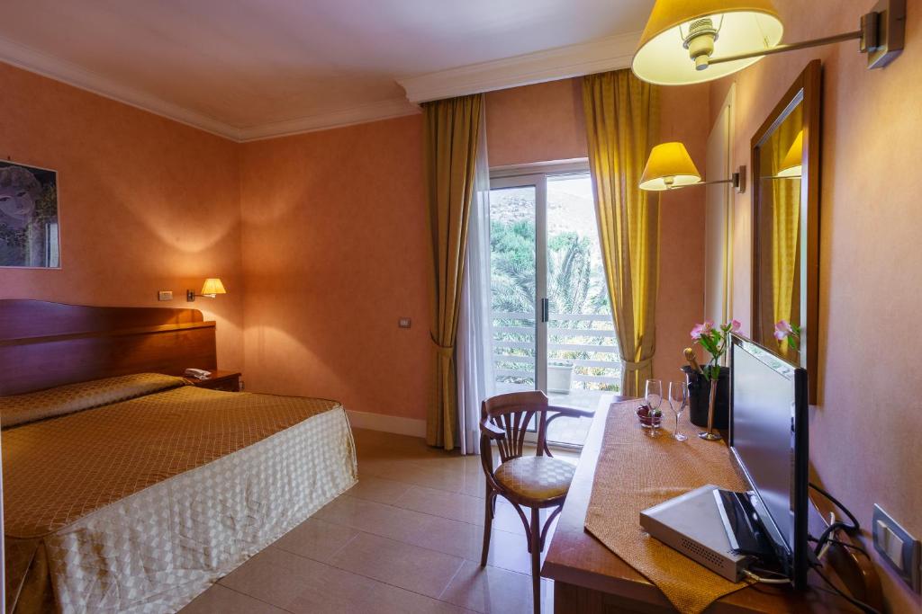 Hotel Conchiglia d'Oro sulla spiaggia Mondello Sicilia vicino al mare