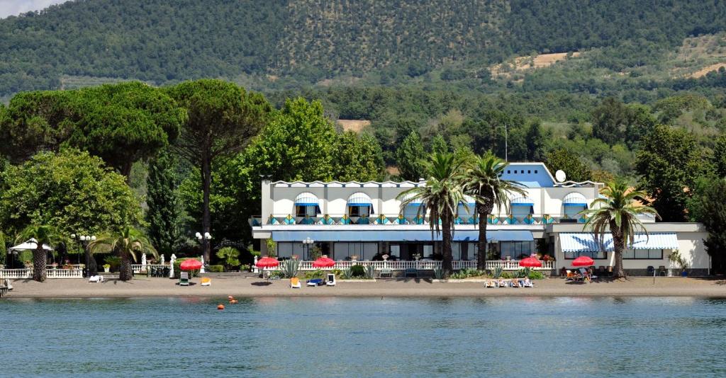 hotel lido beach and palace con spiaggia privata bolsena lazio sul mare hotel lido beach and palace con spiaggia privata bolsena lazio sul mare