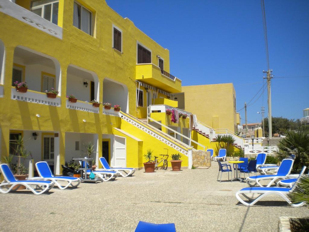 hotel mare blu vista mare lampedusa sicilia sulla spiaggia
