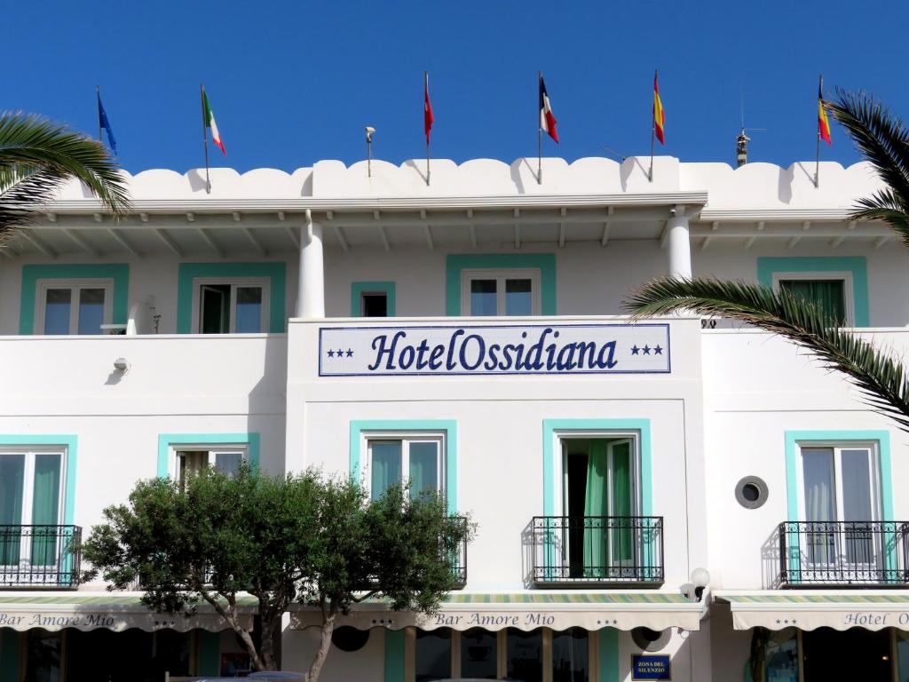 Hotel Ossidiana Stromboli Center sul mare spiaggia privata Sicilia vista mare