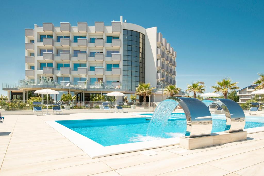 hotel residence imperial sul mare misano adriatico sulla spiaggia