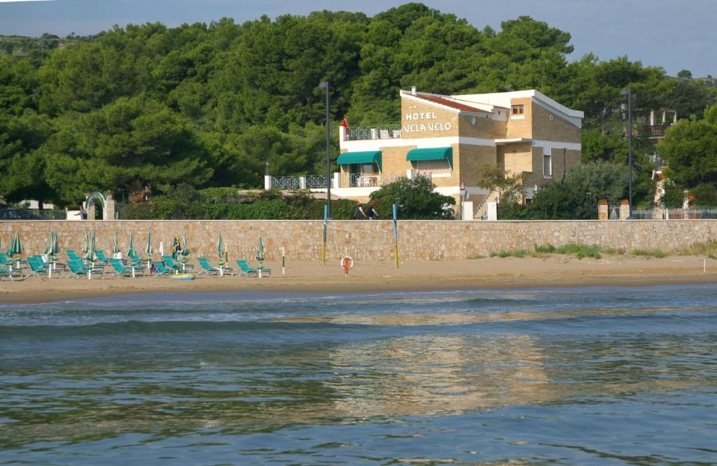 hotel vela velo club vieste sul mare spiaggia privata puglia vista mare
