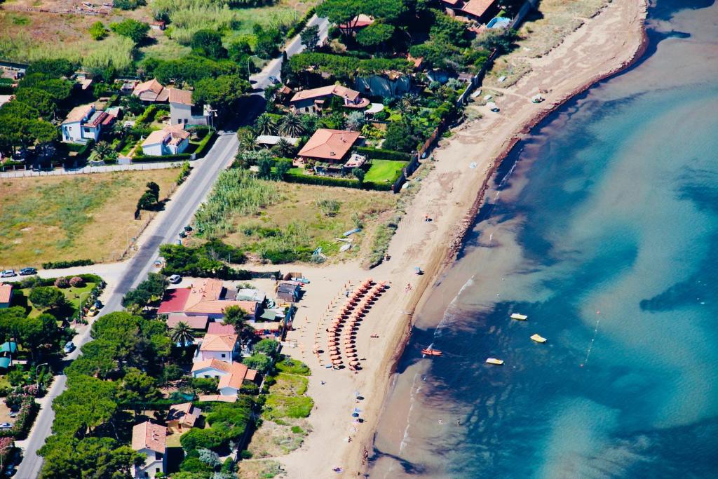 hotel villa smeraldo con spiaggia privata orbetello toscana sul mare