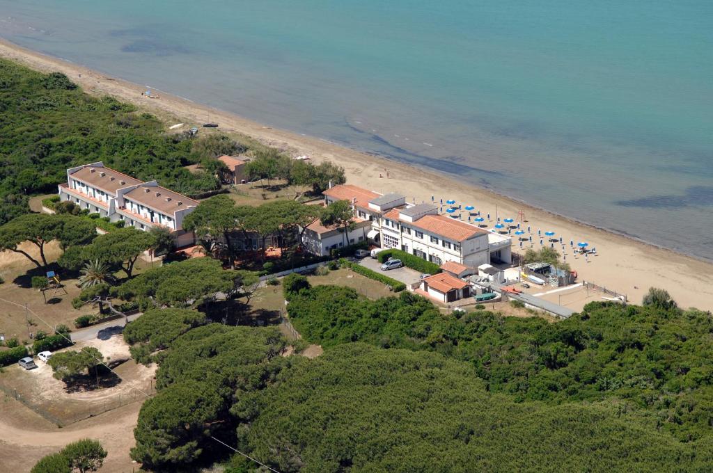 il lido residence vista mare giannella toscana sulla spiaggia