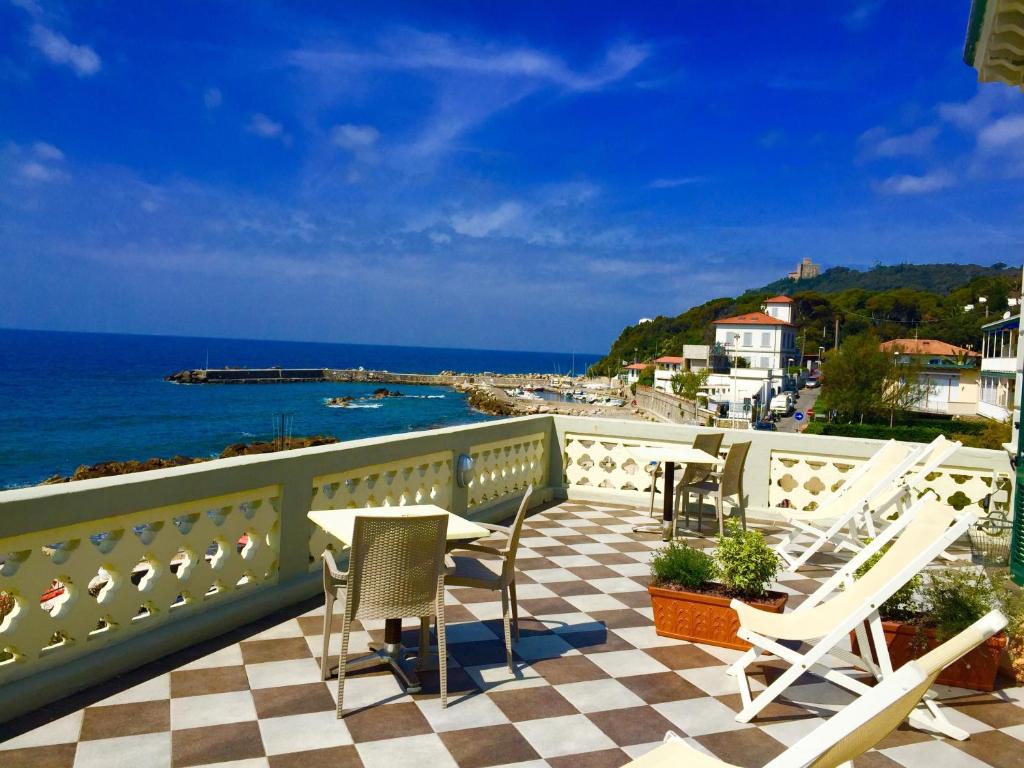 locanda garzelli hotel vista mare quercianella toscana sulla spiaggia