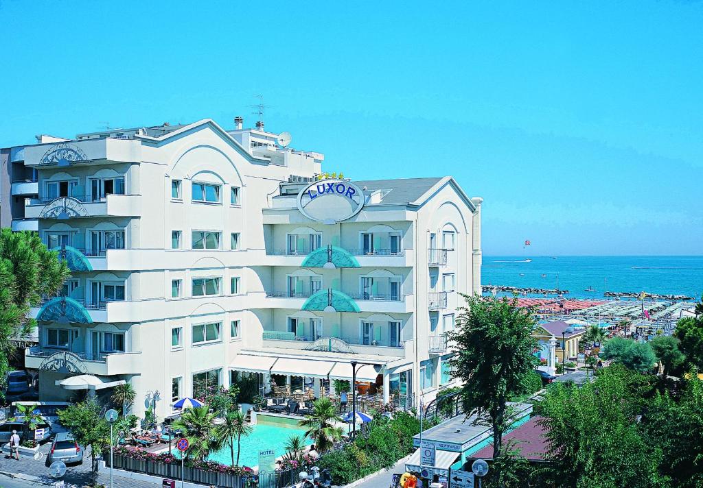luxor cattolica beach hotel vista mare cattolica sulla spiaggia