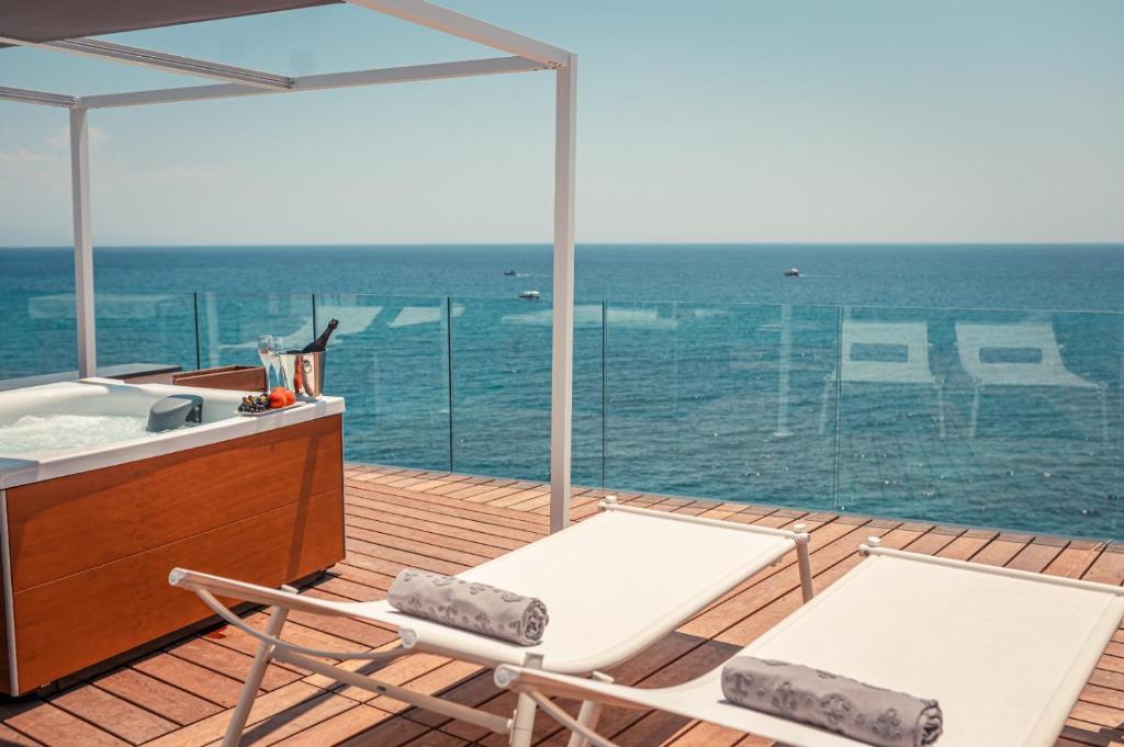 Nautilus Hotel vista mare Giardini Naxos Sicilia sulla spiaggia