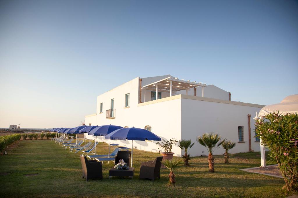 Relais Antiche Saline Hotel sul mare Torre Nubia Sicilia sulla spiaggia
