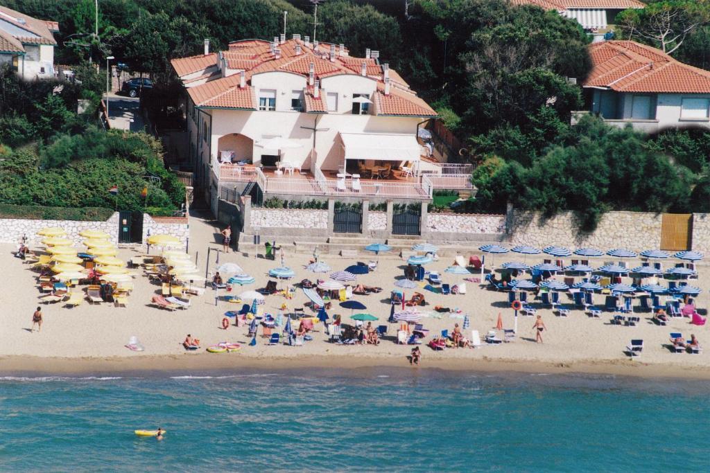 residence onda etrusca con spiaggia privata san vincenzo toscana sul mare