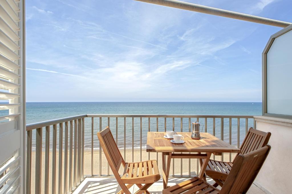 residence villa lo scoglietto vista mare san vincenzo toscana sulla spiaggia