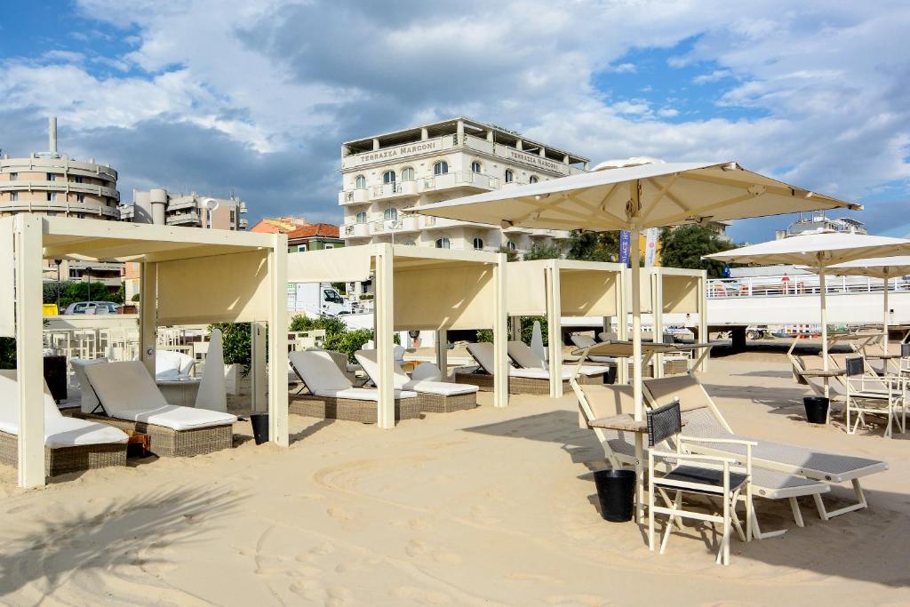 terrazza marconi hotel spamarine sul mare spiaggia privata senigallia marche vista mare