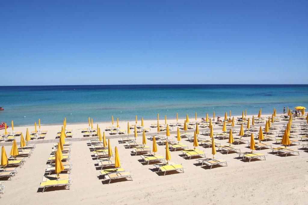 th costa rei free beach resort hotel con spiaggia privata monte nai sardegna sul mare