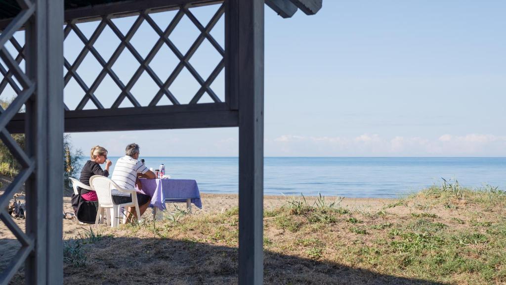 villa emilia residence con spiaggia privata marina di castagneto carducci toscana sul mare