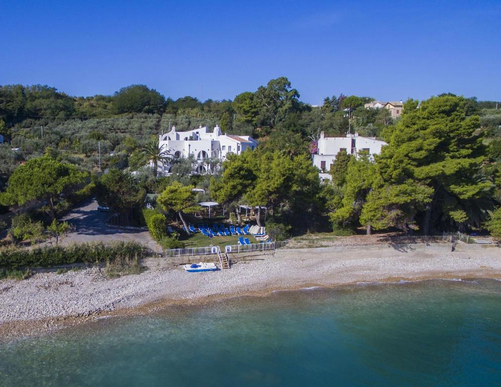 villa vignola hotel sul mare spiaggia privata vasto abruzzo vista mare